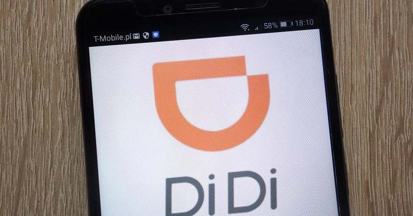 App DiDi en pantalla de Celular