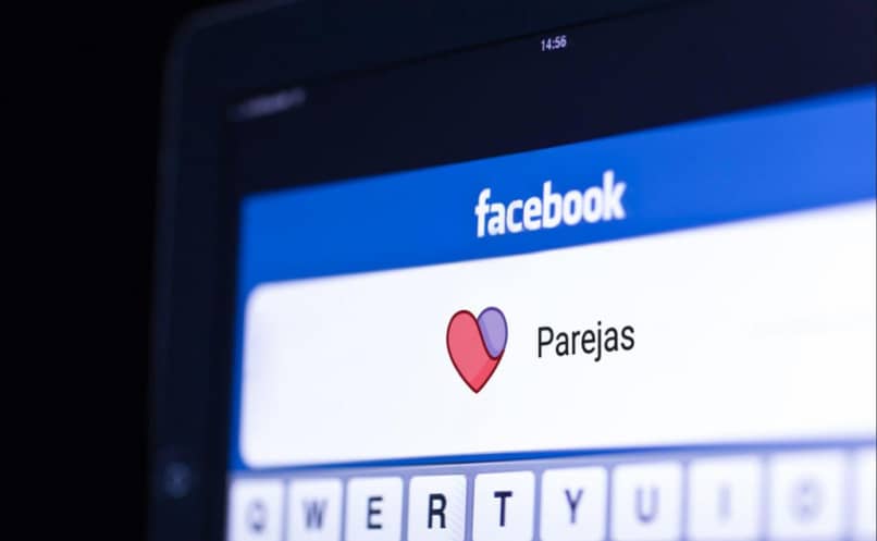 pantalla de celular mostrando facebook dating