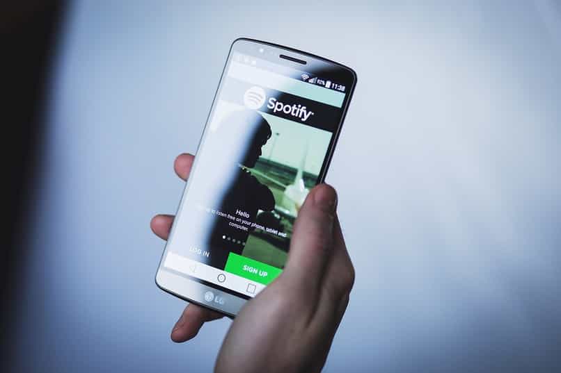 escuchar musica de spotify desde la aplicacion movil
