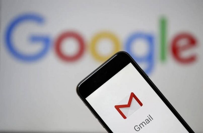 utiliza tu cuenta gmail para registrarte en canva