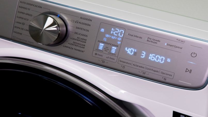 lavadora automatica con panel digital